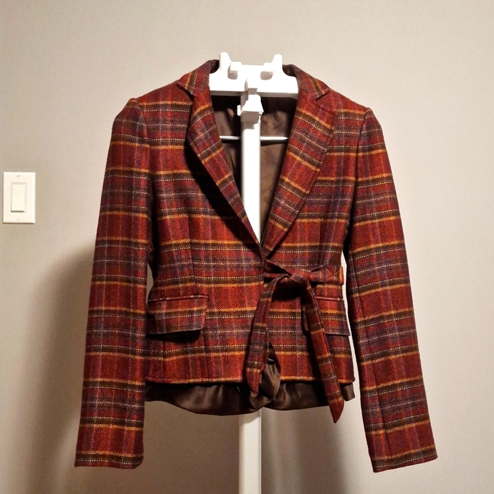 Authentic BCBG red, orange and brown Blazer with waist tide.